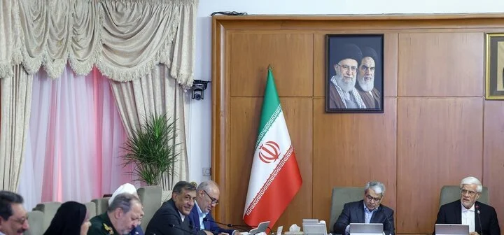 ایران کے نائب صدر عارف کا کہنا ہے کہ امریکہ ثالثوں کے ذریعے ایران سے مذاکرات چاہتا ہے