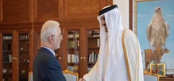 ایران کے وزیر داخلہ مؤمنی نے دوحہ میں قطری امیر کو صدر کا پیغام پہنچایا
