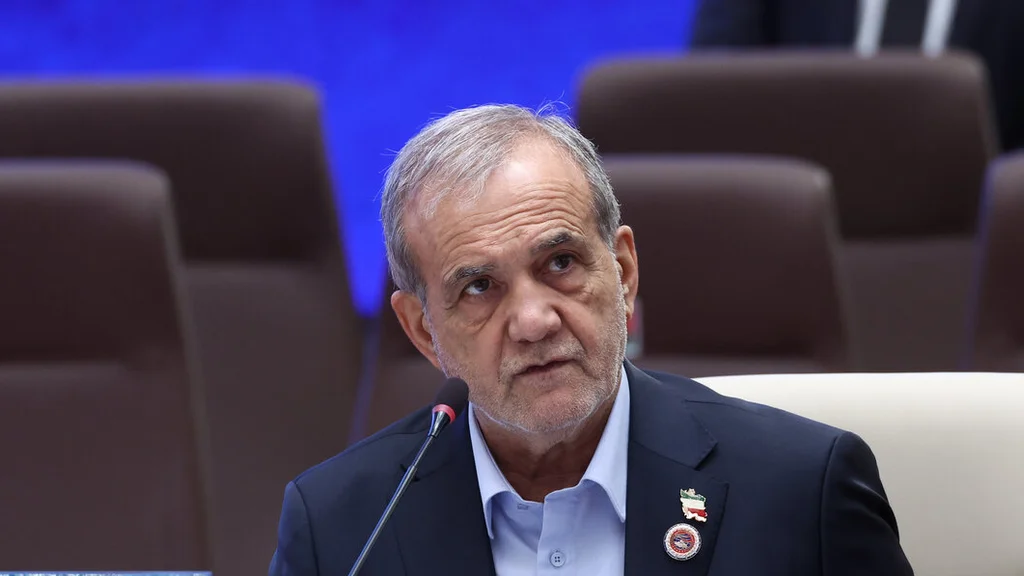 ایران کے صدر پزشکیان کا کہنا ہے کہ امریکہ اور اسرائیل کے اقدامات عالمی توانائی سلامتی کو خطرے میں ڈال رہے ہیں