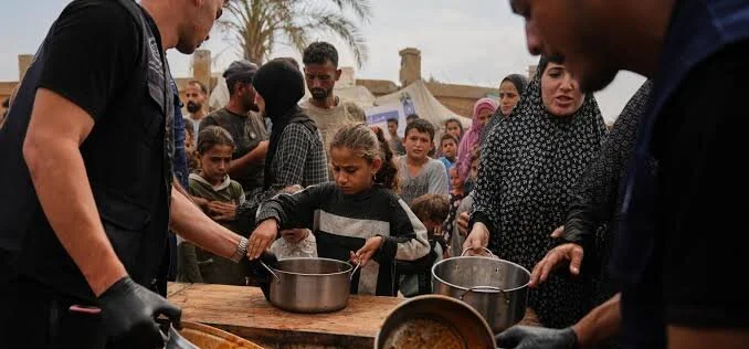 ڈبلیو ایف پی نے فنڈز کی کمی کے باعث غزہ اور مغربی کنارے میں 700,000 فلسطینیوں کی خوراک امداد میں کمی کر دی