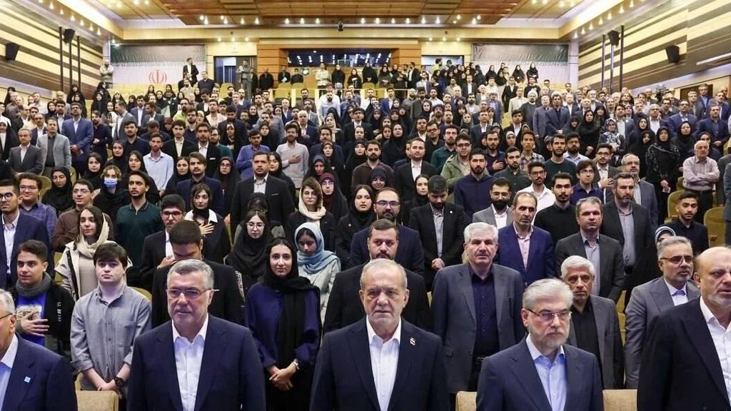 پزشکیان نے تعلیمی سال کی افتتاحی تقریب کا آغاز کیا اور جنگ کی فوٹوگرافی نمائش کا افتتاح کیا