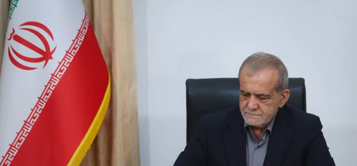ایران کے صدر پزشکیان نے ترکیہ کو قومی دن پر مبارکباد دی، تعلقات کو مزید گہرا کرنے کی خواہش کا اظہار