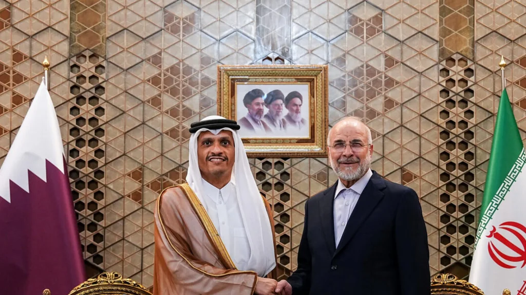 ایران کے اسپیکر پارلیمنٹ اور قطر کے وزیراعظم کی تہران میں علاقائی پیش رفت پر ملاقات