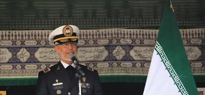 بحریہ کے سربراہ کا کہنا ہے کہ ایرانی حکومت مسلح افواج کے ساتھ پوری طاقت سے کھڑی ہے