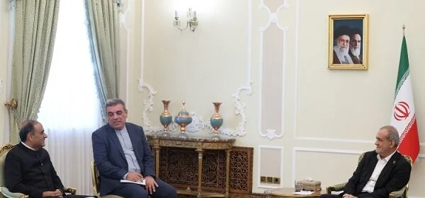 ایران کے صدر پزشکیان نے ایران اور پاکستان کے درمیان مضبوط تعاون پر زور دیا