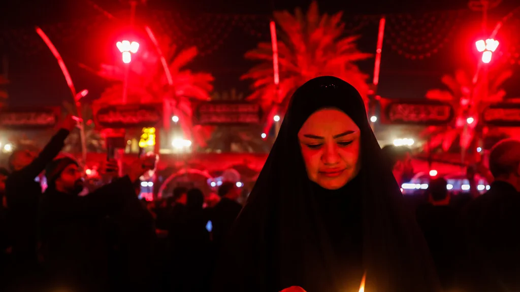 کربلا میں امام حسین علیہ السلام کی شام غریباں منائی گئی