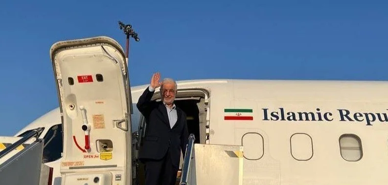 ایران کے وزیر داخلہ اسکندر مومنی سرکاری مذاکرات کے لیے باکو پہنچ گئے
