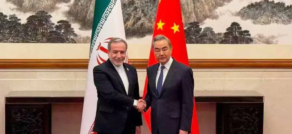 ایران کے وزیر خارجہ عراقچی نے بیجنگ میں چینی ہم منصب وانگ یی سے ملاقات کی