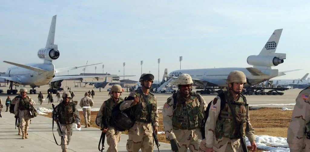 مہر نیوز کے تجزیے میں ایران کے خلاف امریکی فوجی تعیناتی کے اخراجات کے پوشیدہ پہلوؤں پر سوال اٹھایا گیا