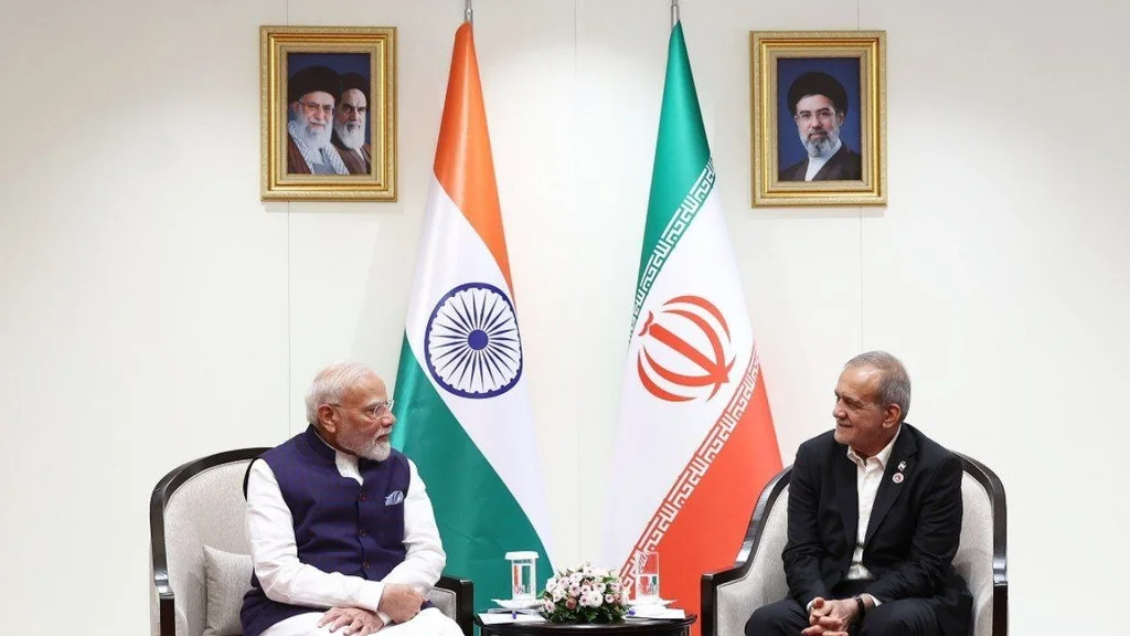 ایران کے صدر پزشکیان نے ایس سی او سربراہی اجلاس کے موقع پر ہندوستانی وزیر اعظم مودی سے ملاقات کی