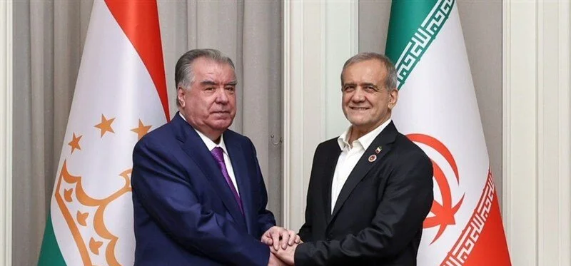 شنگھائی تعاون تنظیم کے اجلاس کے موقع پر بیشکیک میں ایران اور تاجکستان کے صدور کی ملاقات