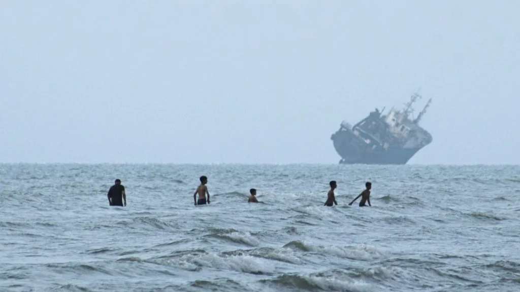 IRGC says mines in Strait of Hormuz set two oil tankers ablaze and downed US drone