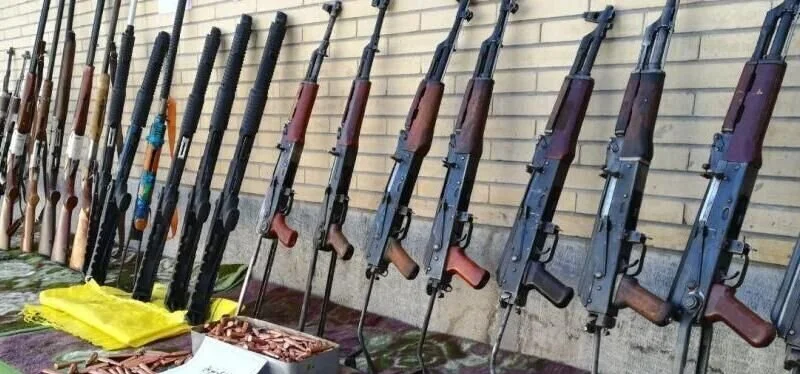 ایران کی وزارتِ انٹیلیجنس نے مغربی ایران میں اسلحہ سمگلنگ کے دو ملزمان کو گرفتار کر لیا