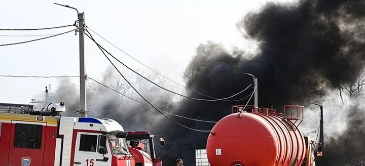 روس کے روستوف علاقے میں تگانروگ بندرگاہ پر لگنے والی آگ بجھا دی گئی