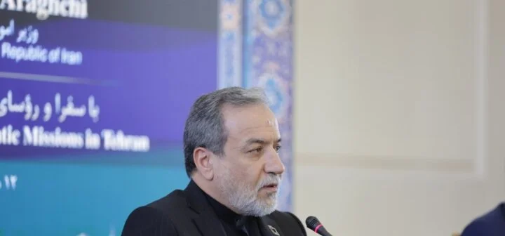 ایران کے وزیر خارجہ عراقچی کا کہنا ہے کہ تہران سفارت کاری اور دفاع دونوں میں سنجیدہ ہے