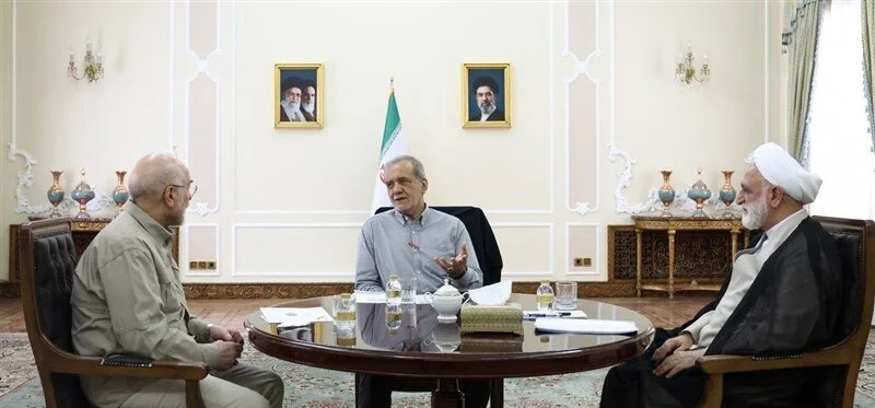 ایران کے اعلیٰ حکام کا علاقائی اور بین الاقوامی پیش رفت پر تبادلہ خیال