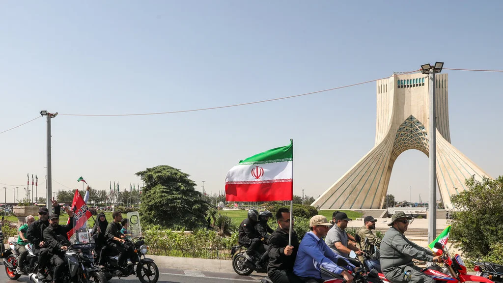 تہران میں 'جانفدا ایران' ریلی میں 40,000 موٹر سائیکل سواروں کی شرکت