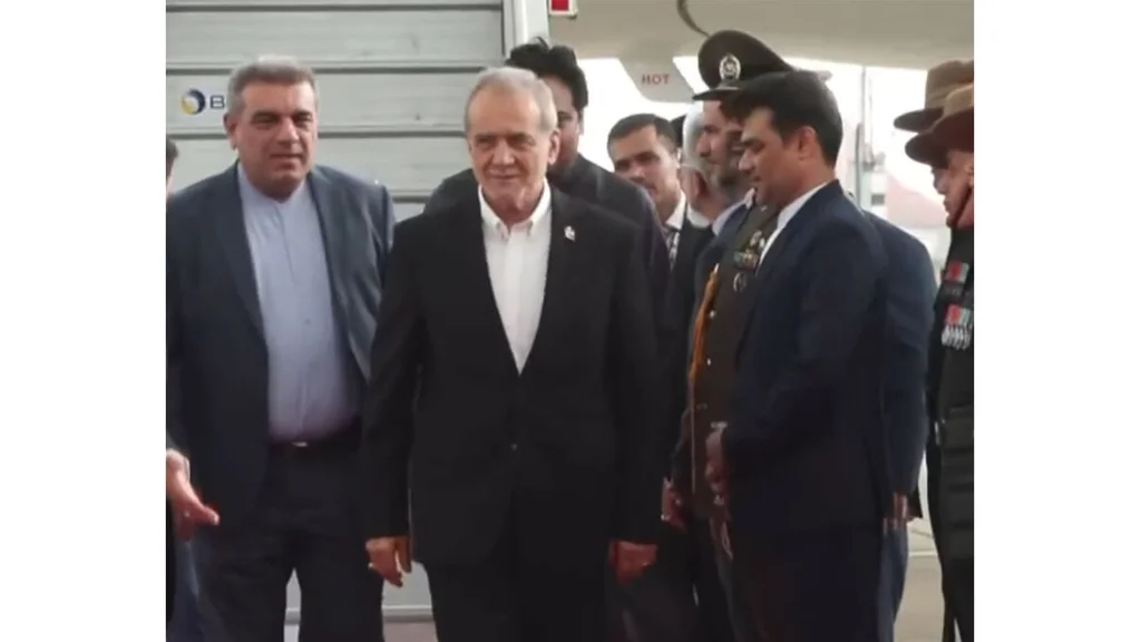 ایرانی صدر پزشکیان 18ویں برکس سربراہی اجلاس میں شرکت کے لیے نئی دہلی پہنچ گئے