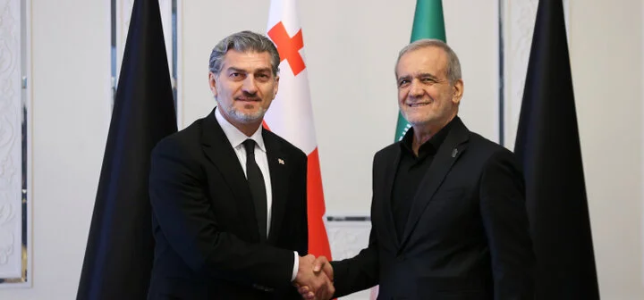 ایران کسی بھی غنڈہ گردی کرنے والی طاقت کے سامنے نہیں جھکے گا، صدر پزشکیان کا کہنا