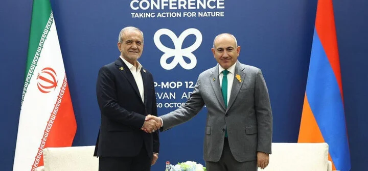 ایران کے صدر پزشکیان نے یریوان میں آرمینیا کے وزیراعظم پاشینیان سے ملاقات کی