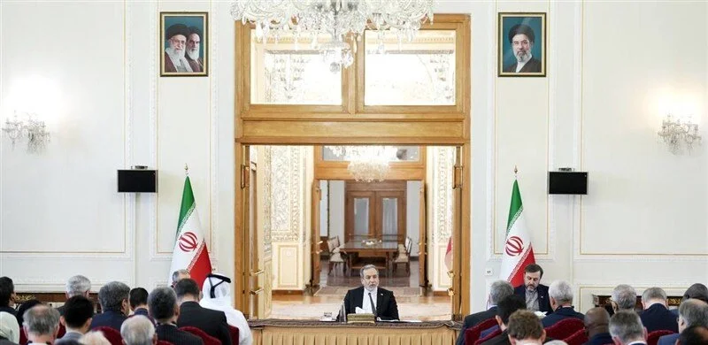 ایران کے وزیر خارجہ: ایران امریکہ امن معاہدے کا پہلا مرحلہ مسلط کردہ جنگ کے خاتمے پر مرکوز