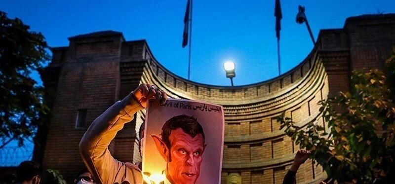 ایران کی انٹیلی جنس وزارت نے فرانس کو مداخلت سے خبردار کر دیا