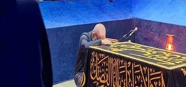 صدر مسعود پزشکیان نے مشہد میں شہید رہبر کی قبر پر خراج عقیدت پیش کیا