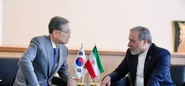 ایران کے وزیر خارجہ نے جنوبی کوریا کو خلیج فارس میں امریکی اقدامات کی حمایت کے خلاف خبردار کیا