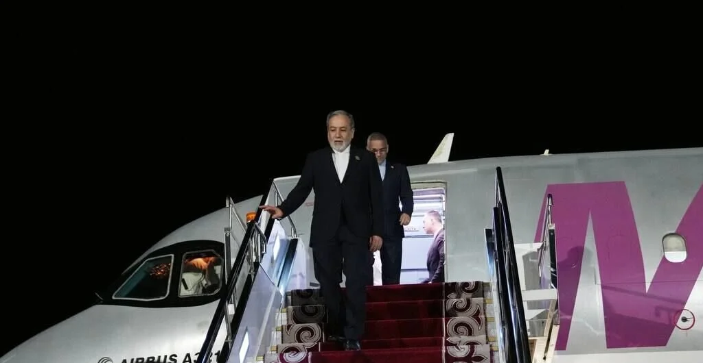 ایران کے وزیر خارجہ عراقچی اربعین کی زیارت کے لیے نجف پہنچ گئے