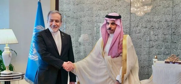 نیویارک میں ایرانی اور سعودی وزرائے خارجہ کی ملاقات، دوطرفہ تعلقات اور آبنائے ہرمز پر بات چیت