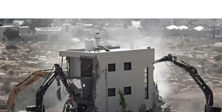اسرائیلی افواج نے المانیہ گاؤں میں فلسطینی گھر کو مسمار کر دیا