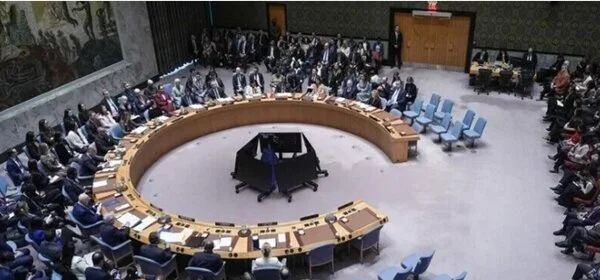 اقوام متحدہ کی سلامتی کونسل نے یمن کے فریقین پر زور دیا کہ وہ اقوام متحدہ کی امن کوششوں میں تعمیری طور پر شامل ہوں